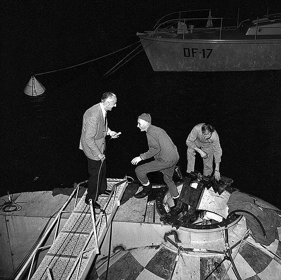 В годы Второй мировой войны Кусто начал заниматься подводными съемками и созданием научно-исследовательских документальных фильмов на базе собственных материалов