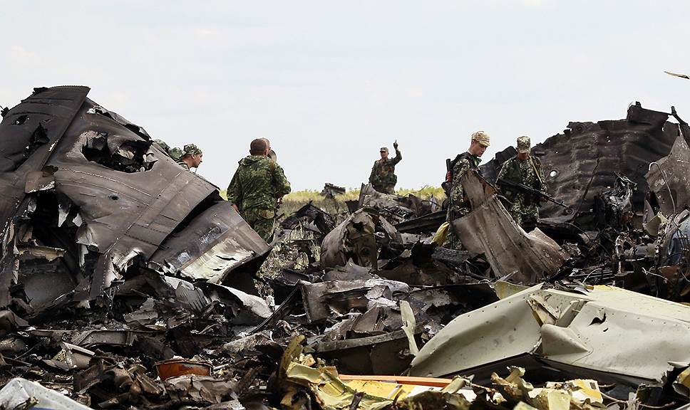 14 июня. Ополченцы сбили самолет с украинскими военными в аэропорту Луганска, 49 человек погибли
