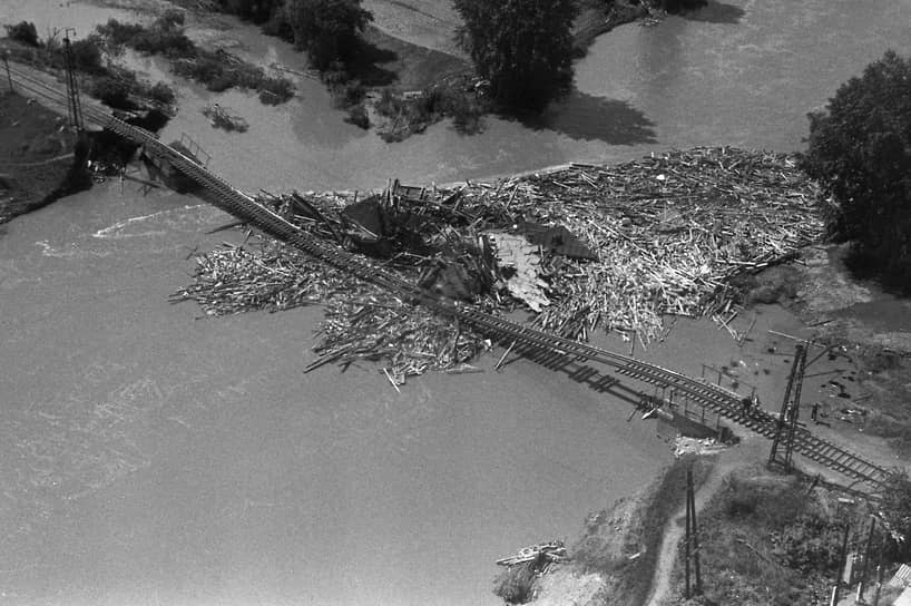 1993 год. Произошло разрушительное наводнение на реке Каква, в Свердловской области