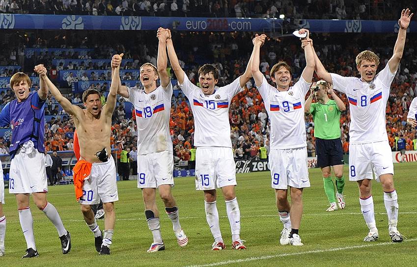 2008 год. Сборная России по футболу впервые в истории вышла в полуфинал чемпионата Европы Евро-2008, выиграв у сборной Нидерландов — 3:1