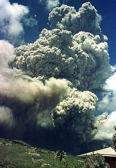 1997 год. Извержение вулкана Суфриер-Хиллс на острове Монтсеррат в Карибском море, в результате которого погибли 19 человек
