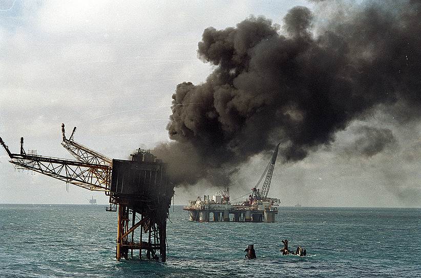 1988 год. В Северном море взорвалась и затонула нефтяная платформа Piper Alpha, погибли 167 человек