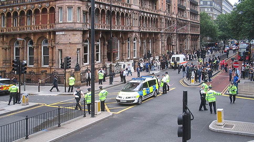 2005 год. Исламские террористы-смертники подорвали три поезда метрополитена и один автобус в Лондоне. 52 человека погибли, еще 700 получили ранения