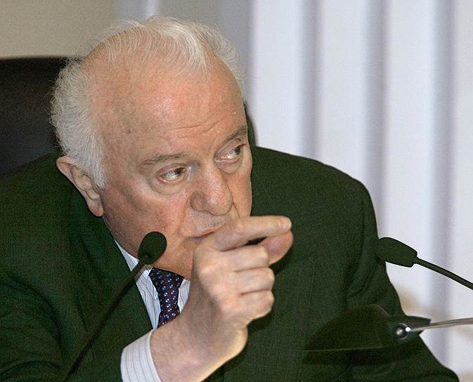 7 июля. В Тбилиси скончался бывший президент Грузии Эдуард Шеварднадзе