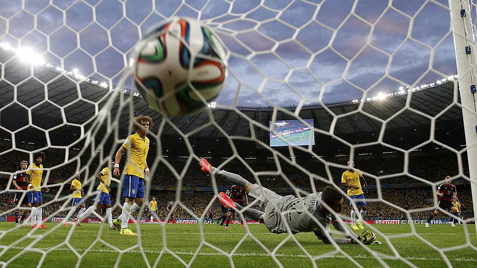 9 июля. Сборная Германии разгромила Бразилию со счетом 7:1 и вышла в финал ЧМ-2014