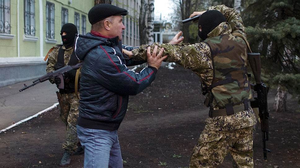 April, 12&lt;br>Self-defence forces seized the police building in Kramatorsk and put up the flag of the Republic of Donetsk