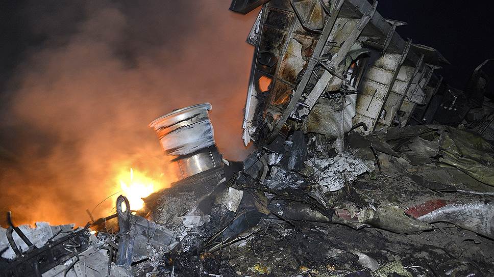 17 июля. На территории Украины был сбит самолет Boeing 777, следовавший из Амстердама в Куала-Лумпур. Все 283 пассажира и 15 членов экпипажа погибли