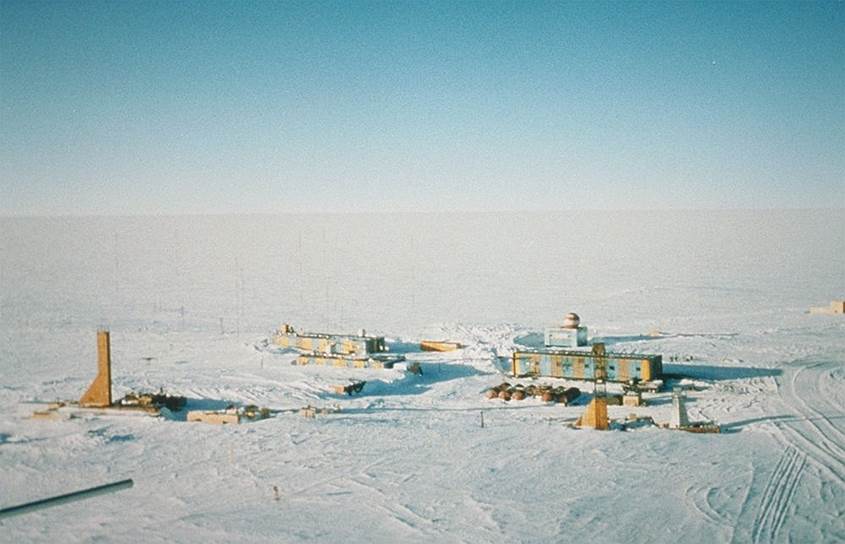 1983 год. На антарктической станции «Восток» была зафиксирована самая низкая температура на планете за всю историю наблюдения — 89,2 °C