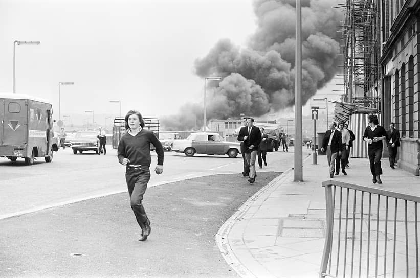 1972 год. В результате теракта боевиков Временной Ирландской республиканской армии (ИРА) в Белфасте погибли 9 человек, 130 ранены