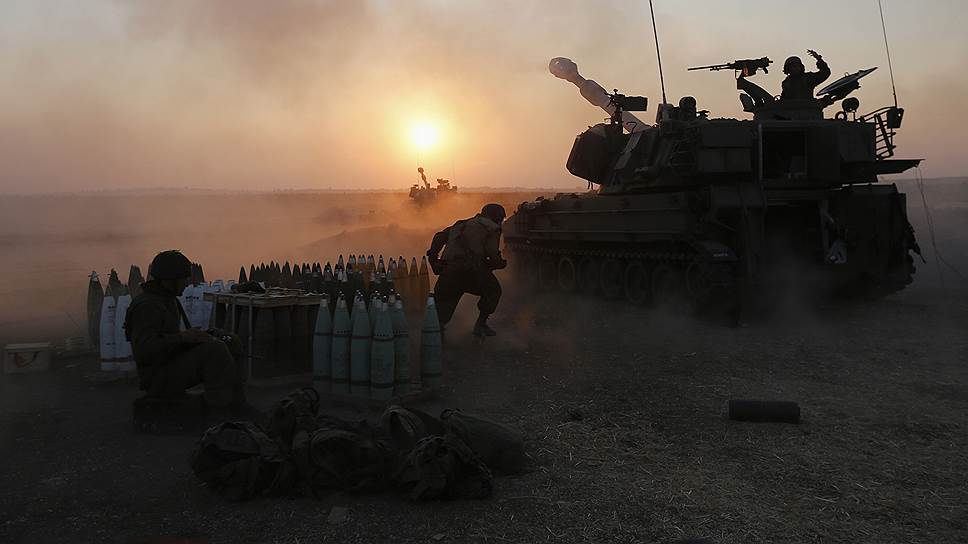 Израильская бронетехника во время боев в Секторе Газа