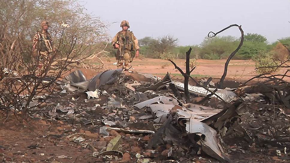 24 июля. Самолет авиакомпании Air Algerie, пропавший с радаров во время перелета из столицы Буркина-Фасо Уагадугу в Алжир, предположительно, разбился в районе столицы Нигера. В результате катастрофы погибли более 110 человек