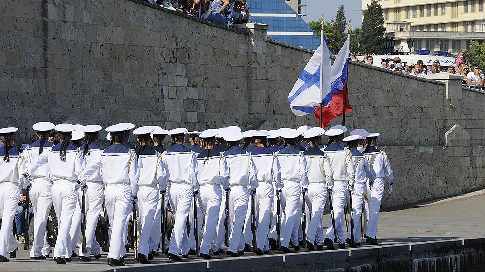 Моряки Черноморского флота в Севастополе
