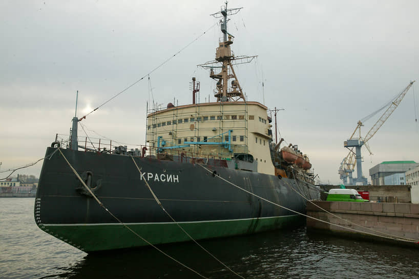 1916 год. На на воду был спущен ледокол «Святогор» (с 1927 года — «Красин»), один из первенцев ледокольного флота России
