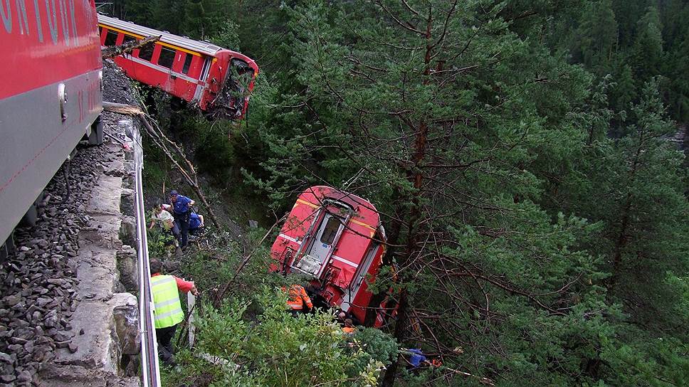 Пассажирский поезд, сошедший с рельсов на юго-востоке Швейцарии