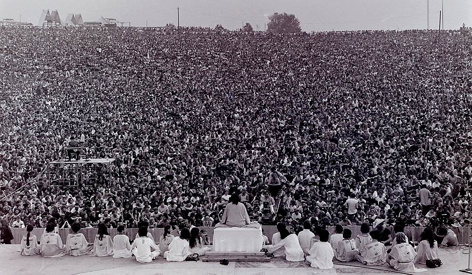 Woodstock Music &amp; Art Fair прошел с 15 по 18 августа 1969 года на одной из ферм городка в сельской местности Бетел (штат Нью-Йорк, США) и стал одним из самых знаменитых рок-фестивалей в истории