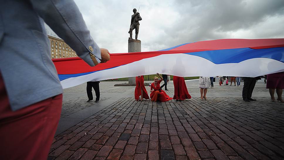 Празднование дня Государственного флага РФ в Парке Победы на Поклонной горе в Москве