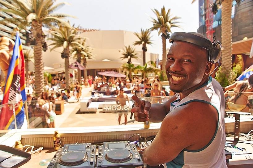 За Южную Африку в Лас-Вегасе отдувался DJ MBO из Свазиленда