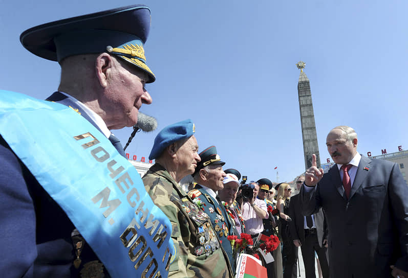 «Там, где в военных вложишь, там и отдача будет»&lt;br> 
По словам Александра Лукашенко, он носит воинское звание подполковника. При этом он является главнокомандующим белорусской армией