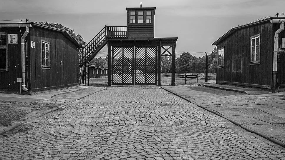 Первоначально Штуттгоф был тюрьмой для гражданских  заключенных, статус концентрационного лагеря первой степени он получил в 1942 году