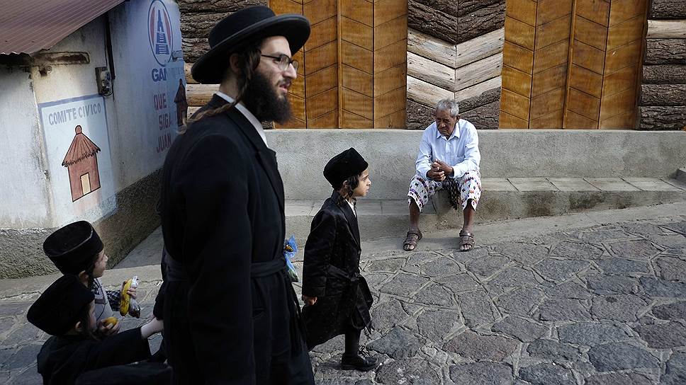 В Гватемале расселяют общину ультра-ортодоксальных евреев Lev Tahor («Чистое сердце»). Немногим ранее они уехали из Канады, избегая религиозного преследования, но снова не ужились с новыми соседями 