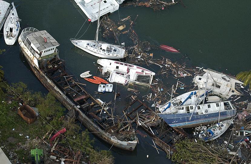 2004 год. В результате сильнейшего урагана в Гренаде погибли 39 человек