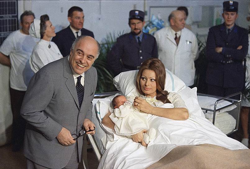 Весь мир следил за попытками Софи Лорен стать матерью — сначала неудачными. В 1968 году родился Карло Понти-младший (на фото), четыре года спустя появился второй сын — Эдуардо