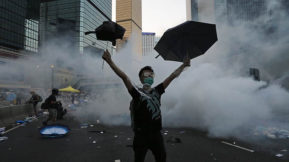 Протестная кампания, идущая в Гонконге четвертый день, получила название Occupy Central