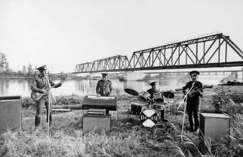 До конца 1960-х годов на БАМе продолжались только незначительные работы — были отсыпаны насыпи и рассечены скалы к западу от Комсомольска-на-Амуре. В течение всех 1950-60-х годов построенный участок основной магистрали и соединительная линия Известковая—Ургал использовались как лесовозная дорога. Строительство на БАМе было почти полностью приостановлено до середины 1970-х годов
