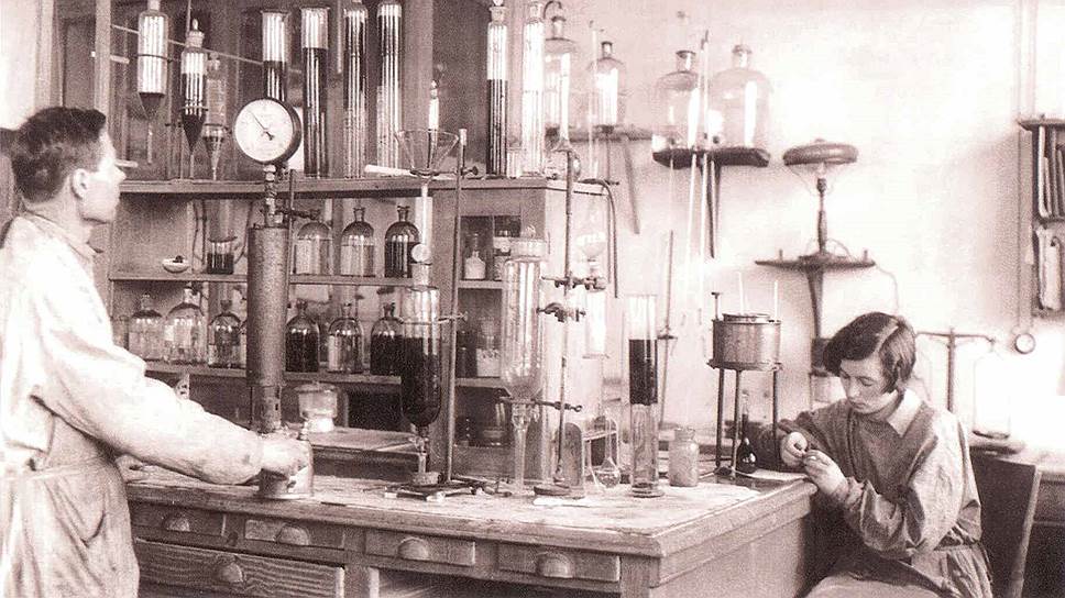 В 1956 году для повышения эффективности работы уфимской группы предприятий был построен Уфимский завод синтетического спирта (ныне — ОАО «Уфаоргсинтез»), который стал первым заводом нефтехимического профиля республики.
