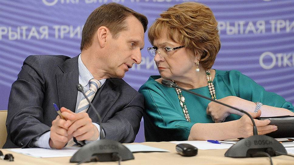Председатель Государственной думы (ГД) России Сергей Нарышкин (слева) и его заместитель Людмила Швецова 