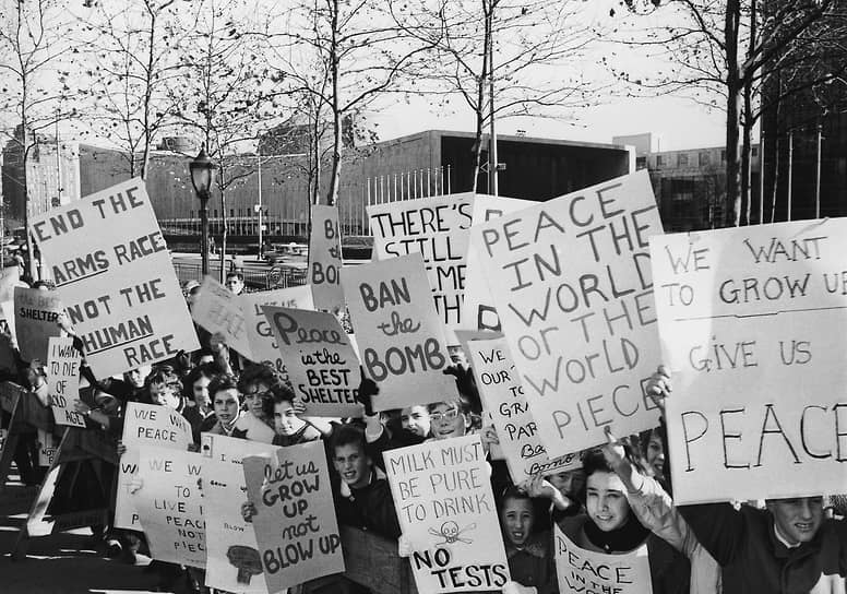 1961 год. Генеральная ассамблея ООН приняла Декларацию о запрещении применения ядерного оружия