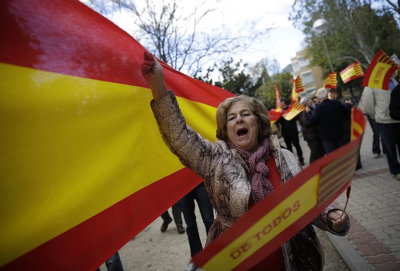 10 ноября. Более 80% каталонцев, проголосовавших на неофициальном референдуме 9 ноября, выступили за независимость региона от Испании