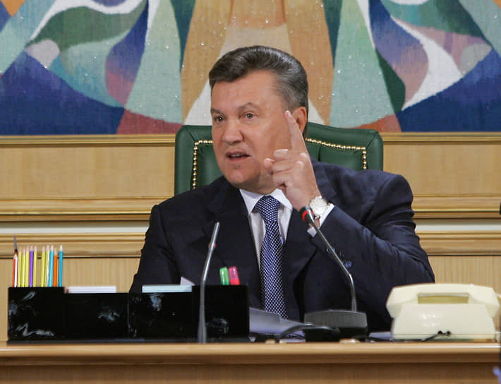 26 ноября. Президент Украины Виктор Янукович в телеэфире обещал, что соглашение Украины с ЕС будет подписано,  когда страна будет готова к этому экономически. Кроме того, президент призвал милицию и протестующих не применять силу в ходе акций протеста 