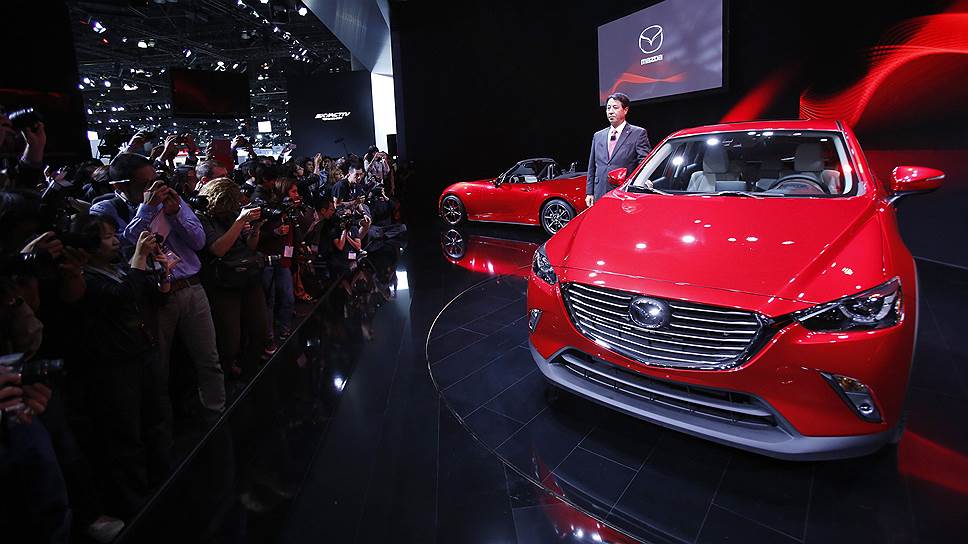 Новый компактный кроссовер Mazda CX-3 будет конкурировать с Audi Q3 и VW Tiguan. Продажи начнутся в 2015 в Японии. На выбор покупателям предлагаются 2-литровый бензиновый двигатель и 1,5-литровый дизель