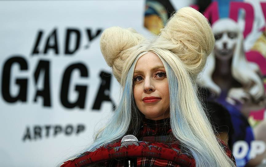 8 место — певица Леди Гага. Возвраст: 28 лет.  Заработала за год $33 млн