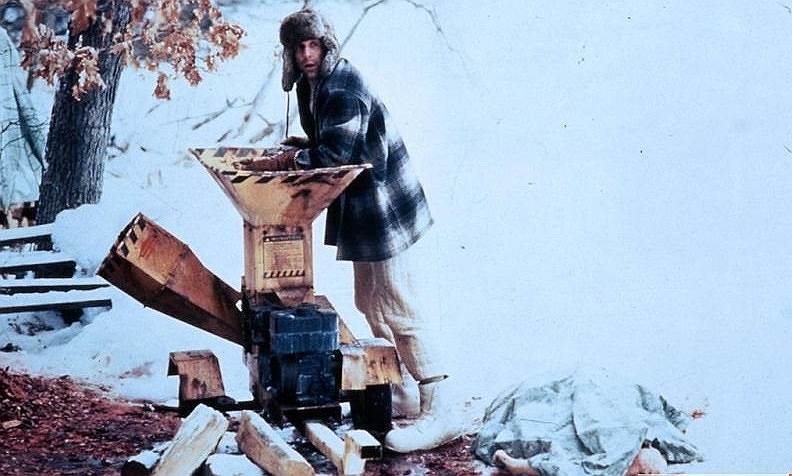 В 1996 году вышел криминальный триллер братьев Коэн «Фарго» (кадр из фильма — на фото). Фильм имел большой коммерческий успех: при бюджете в $7 млн суммарная выручка по всему миру на середину 2011 года превысила $60 млн. Всего «Фарго» и участники съемочной группы получили за него 55 высших кинематографических наград и высокие оценки критиков