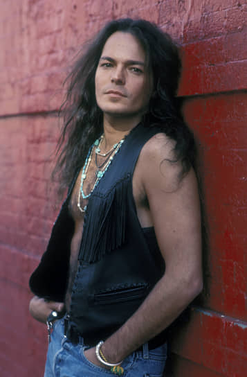 В 1993 году от СПИДа скончался американский рок-музыкант Рэй Гиллен. Он был известен по совместным работам с группами Black Sabbath, Badlands и Phenomena. Ему было 34 года