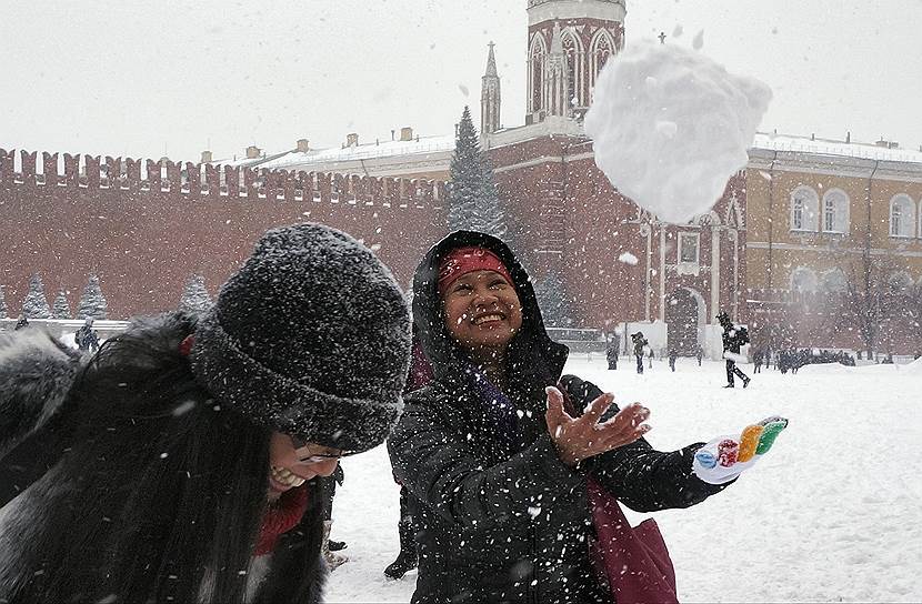 Москва, Россия. Сильный снегопад в столице