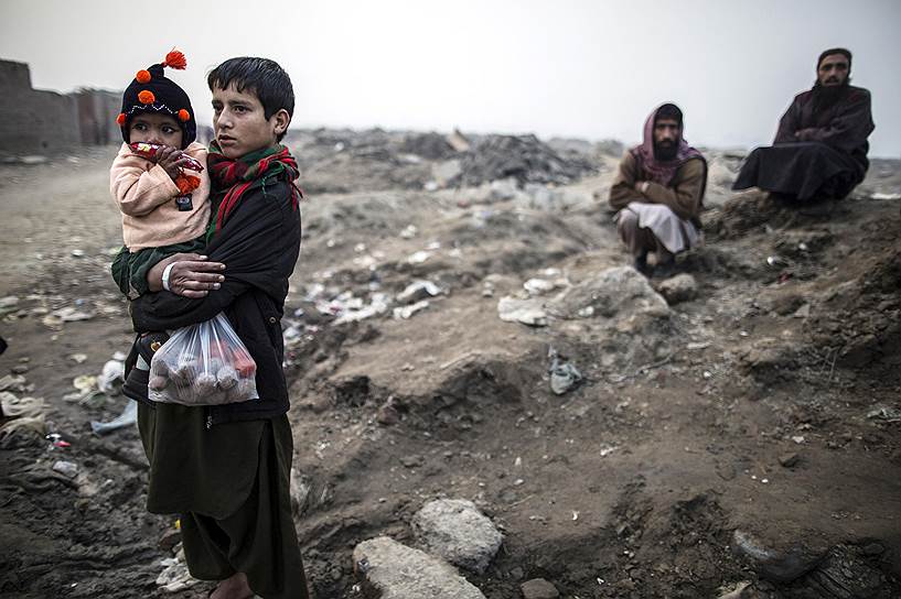 Лахор, Пакистан. Жители трущоб на окраине города
