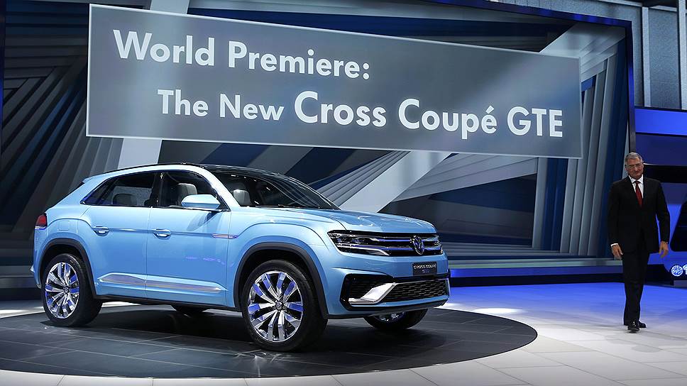 Прототип VW Cross Coupe GTE — предвестник серийного кроссовера, производство которого начнется в 2016 году. Автомобиль выполнен в стилистике ранее показанных концептов CrossBlue и CrossBlue Coupe. Серийная версия машины будет семиместной, мощность гибридной силовой установки составит 355 л.с.