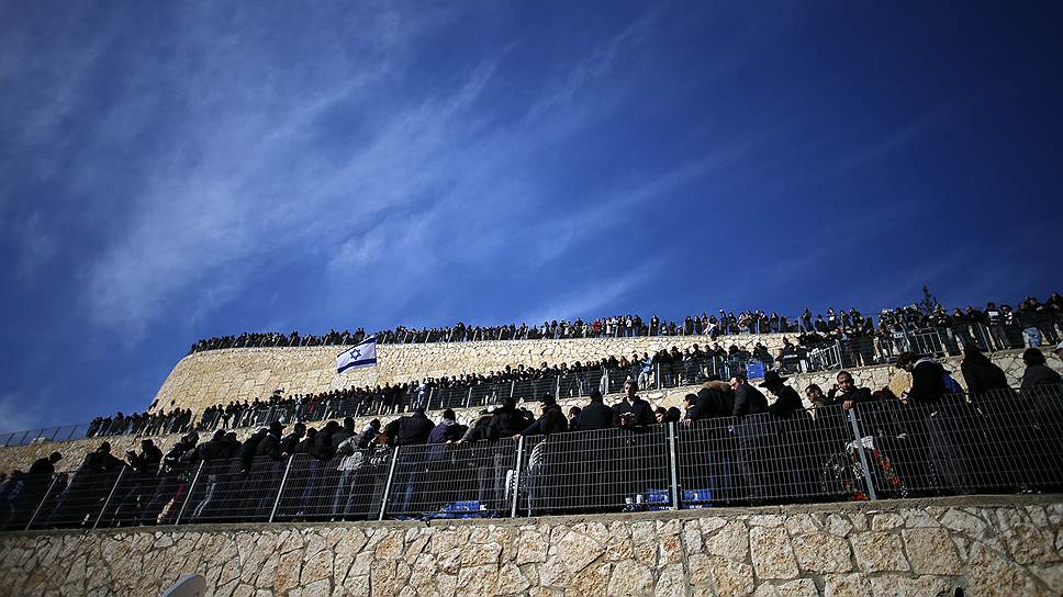 Иерусалим, Израиль. Скорбящие собрались на церемонии прощания с погибшими во время захвата кошерного магазина в Париже, произошедшего в минувшую пятницу