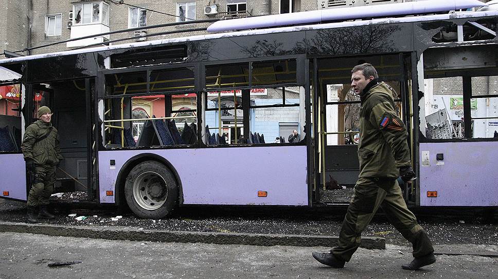 В Донецке в остановку попал снаряд