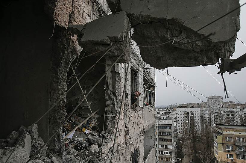 Донецк, Украина. Последствия артиллерийского обстрела города