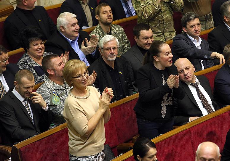 Депутаты Верховной Рады Украины после голосования за снятие неприкосновенности