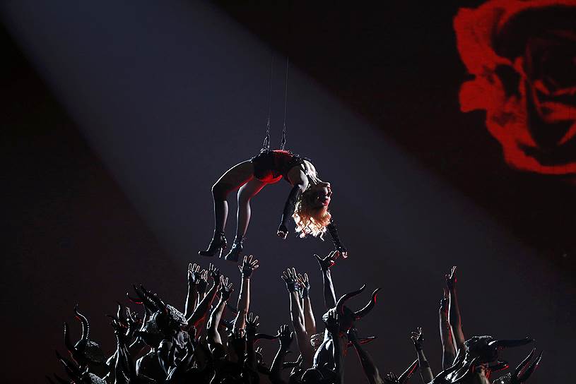 Лос-Анджелес, США. Выступление Мадонны на церемонии вручения наград американской Академии звукозаписи — Grammy