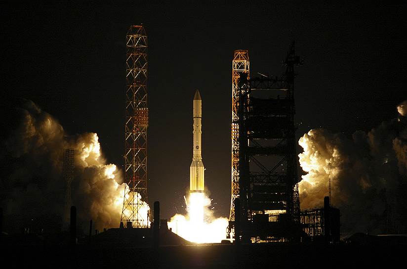 2009 год. Ракета-носитель «Протон-М» стартовала с космодрома Байконур и вывела на орбиту Земли два новых российских искусственных спутника «Экспресс-АМ44» и «Экспресс МД1»