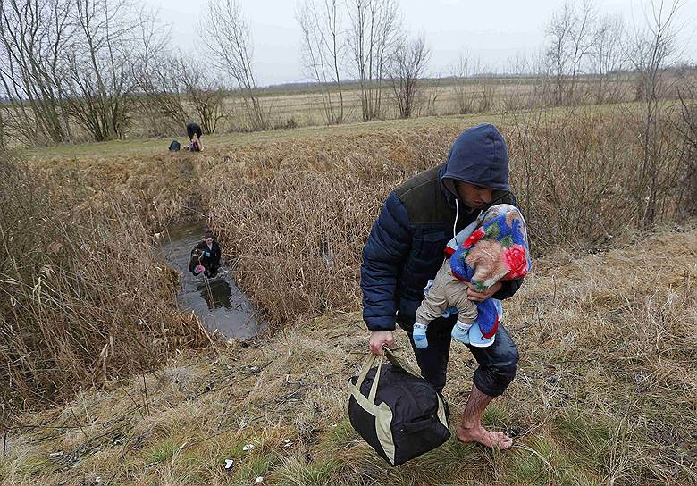 Все больше косоваров в поисках лучшей жизни перебираются в Венгрию, чтобы оттуда попасть на территорию стран ЕС