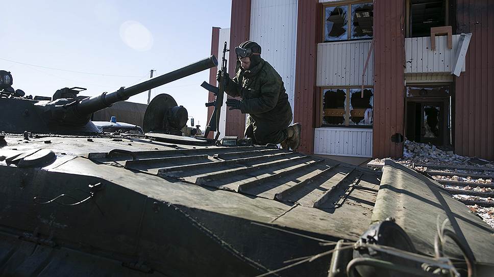 ДНР: в Дебальцево украинские военные «сдаются в плен сотнями»