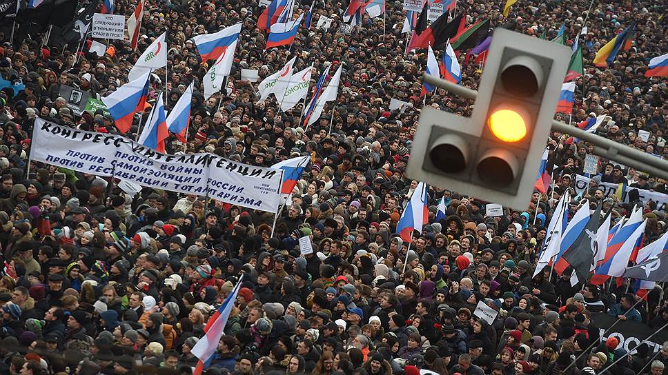 Как проходит траурное шествие в память о Борисе Немцове