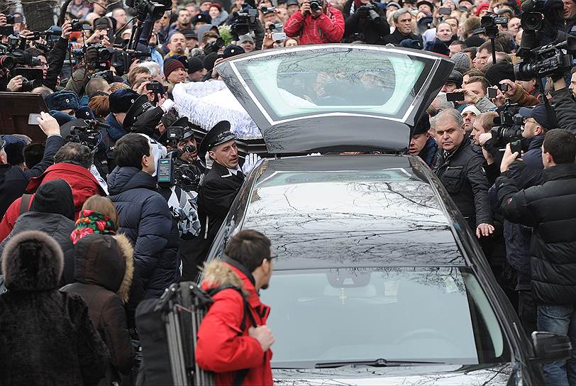 Точное количество людей, пришедших проститься с Борисом Немцовым, неизвестно